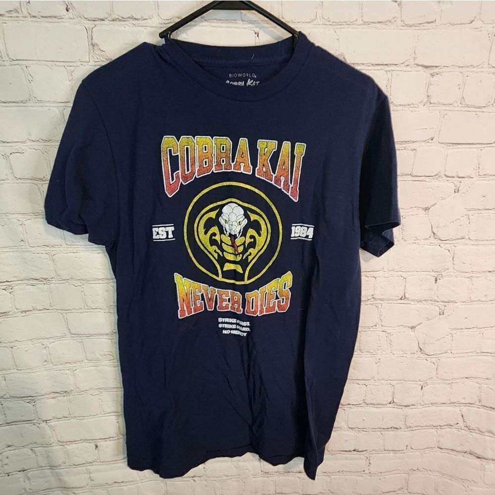 Men's Cobra Kai shirt, size Medium
